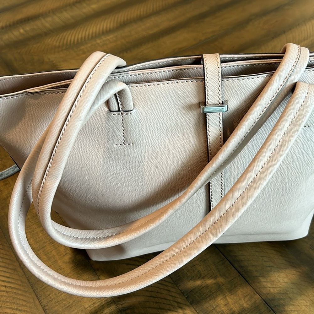 Vince Camuto Light Pink Lelia Tote - Picture 4 of 16